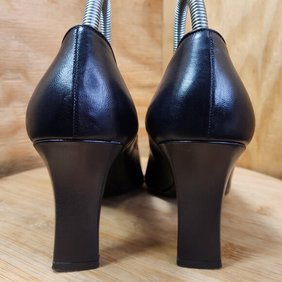 St. John Leather High Heel Pointed Toe Pumps Size 9 B - Picture 5 of 10